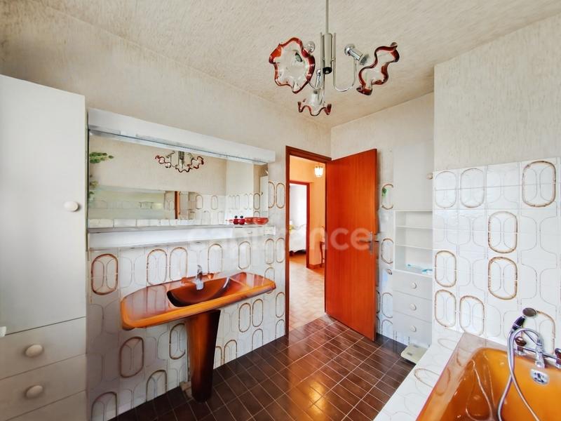 Maison - 280 m² - 10 pièces