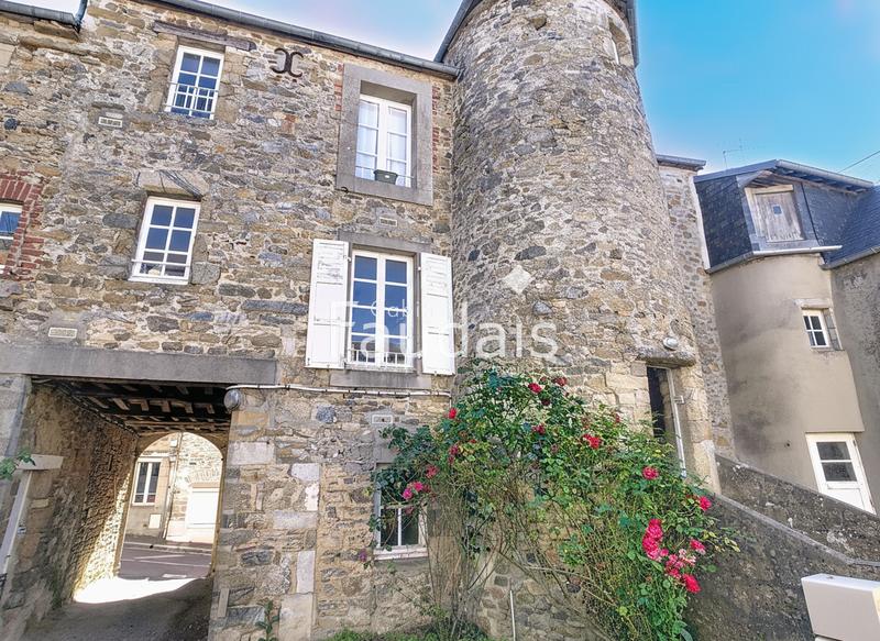 Appartement - 163 m² - 12 pièces