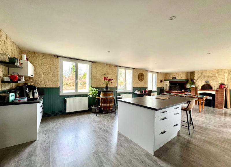 Maison - 400 m² - 15 pièces