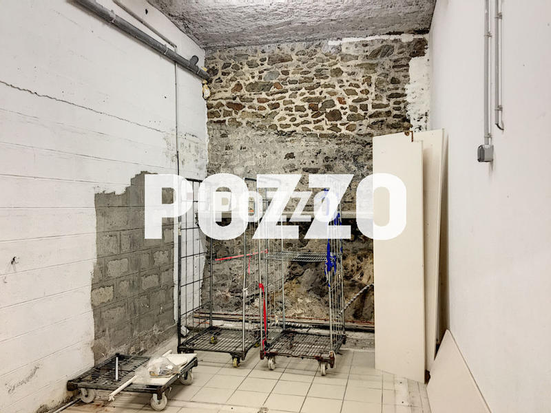Local commercial - 328 m² - 2 pièces