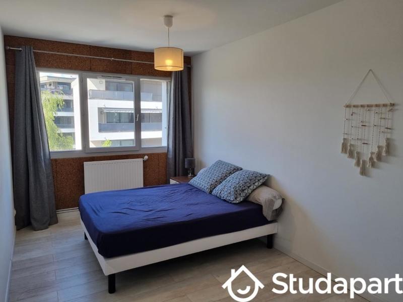 Chambre - 9 m² - 1 pièce