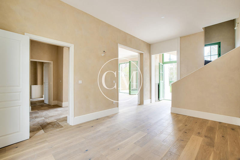 Maison - 211 m² - 7 pièces