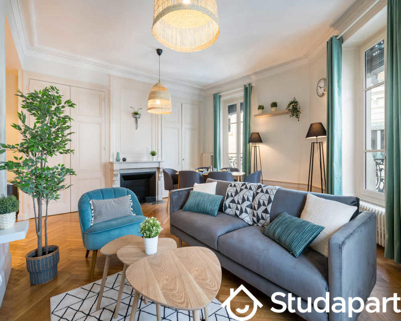 Chambre - 150 m² - 1 pièce