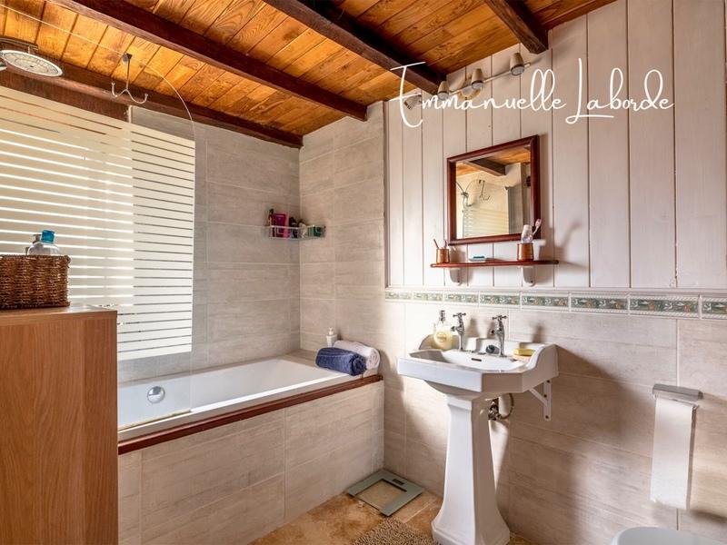 Maison en pierre - 240 m² - 10 pièces