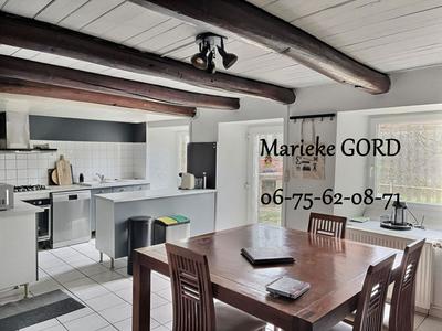 Maison - 248 m² - 9 pièces