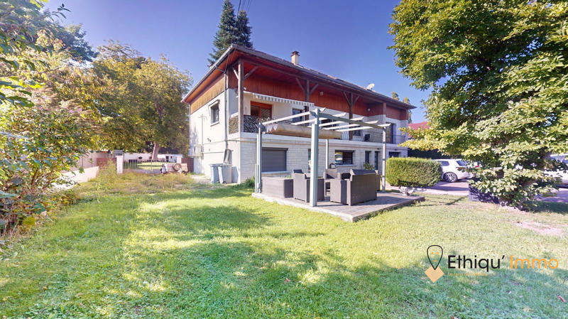 Maison - 390 m² - 20 pièces