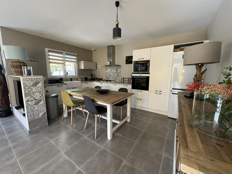 Maison - 96 m² - 4 pièces