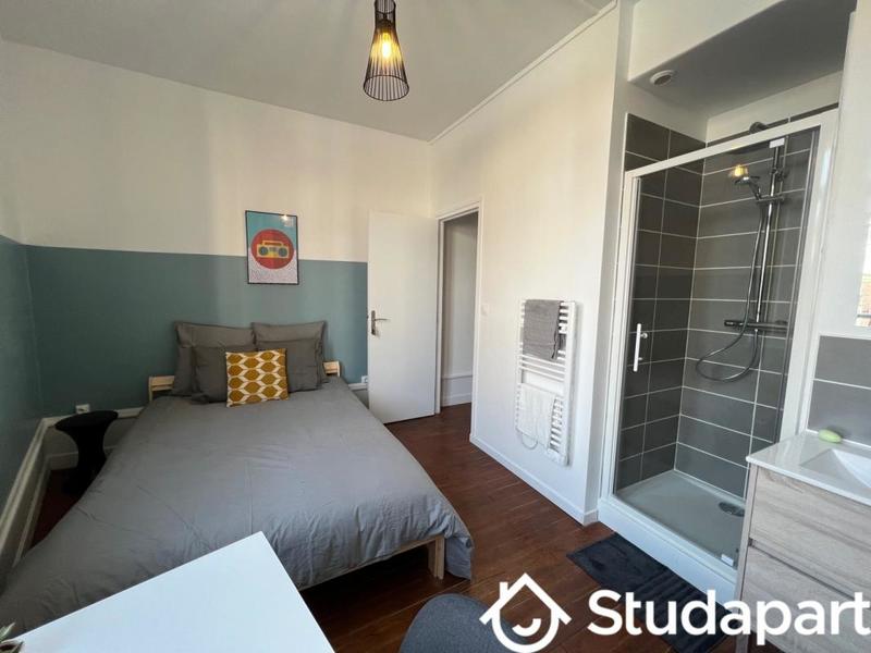 Chambre - 11 m² - 1 pièce