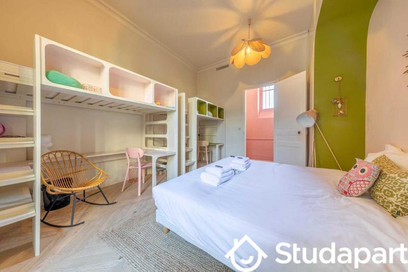 Appartement - 160 m² - 5 pièces