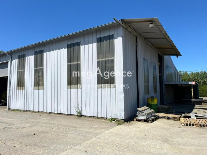 Local commercial - 3 252 m² - 6 pièces
