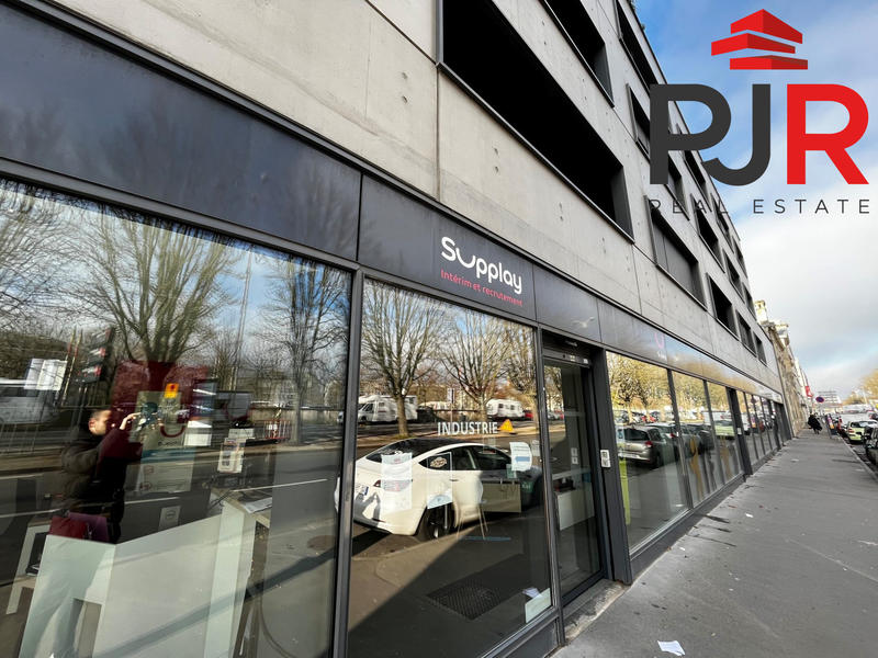 Local commercial - 384 m²