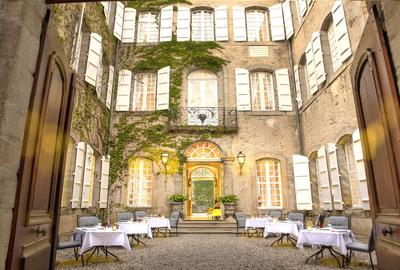 Maison - 746 m² - 15 pièces