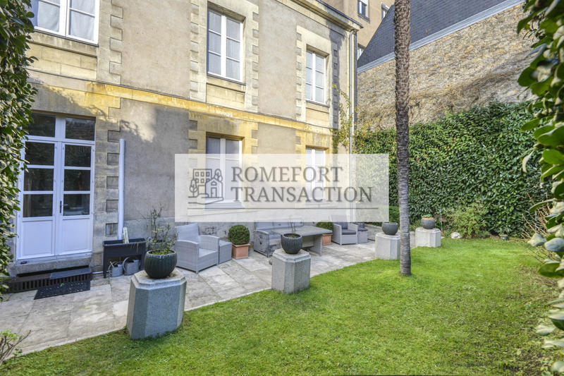 Maison - 214 m² - 10 pièces