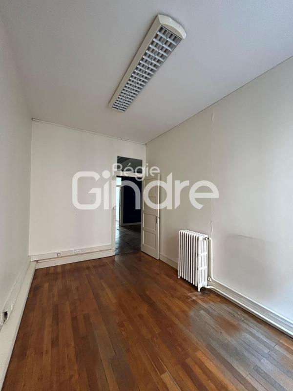 Bureau - 93 m² - 1 pièce