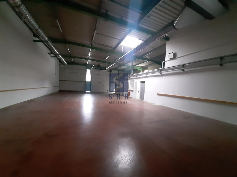 Local commercial - 319 m²