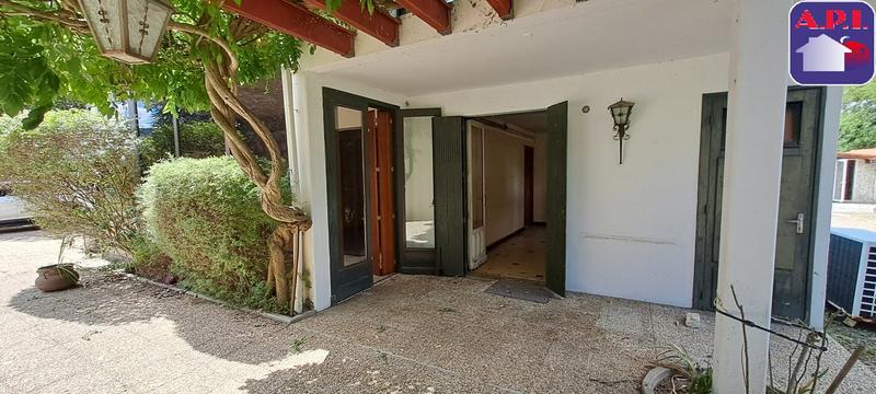 Maison - 244 m² - 8 pièces