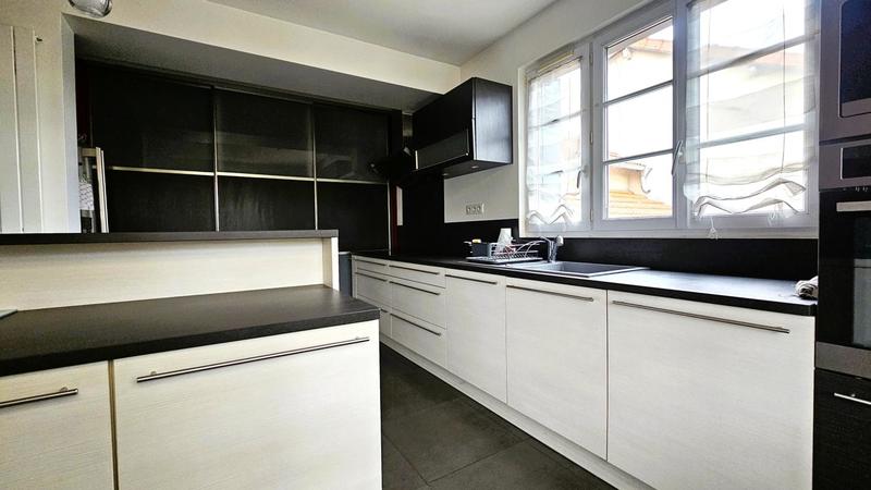 Pavillon - 177 m² - 7 pièces