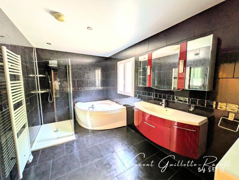 Maison - 172 m² - 5 pièces