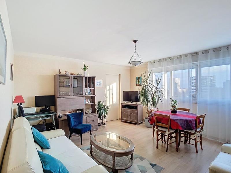 Appartement - 80 m² - 4 pièces