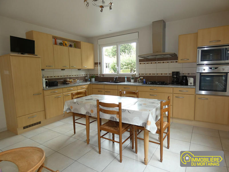 Maison - 169 m² - 6 pièces