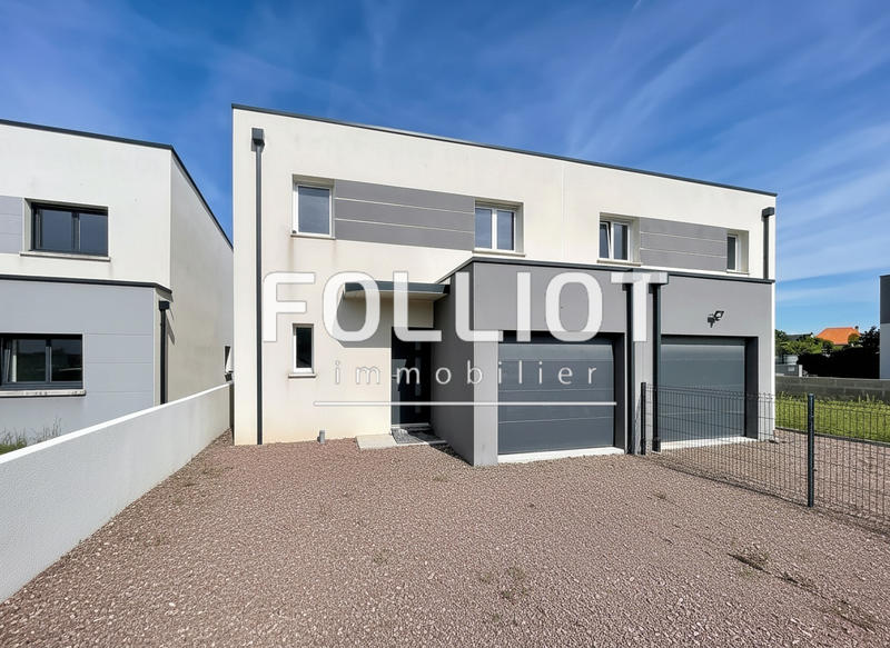 Maison - 90 m² - 5 pièces