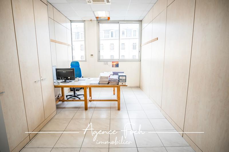 Local d'activités - 384 m² - 3 pièces