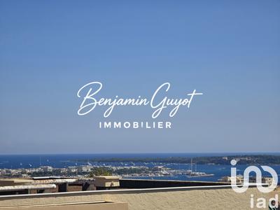 Appartement - 99 m² - 3 pièces