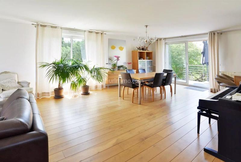 Maison - 182 m² - 8 pièces