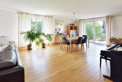 Maison - 182 m² - 8 pièces