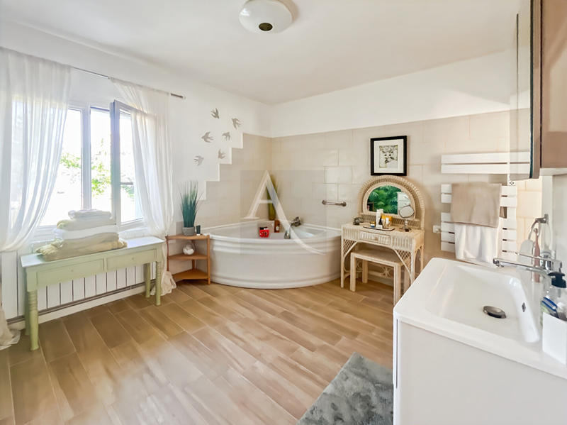 Maison - 120 m² - 6 pièces