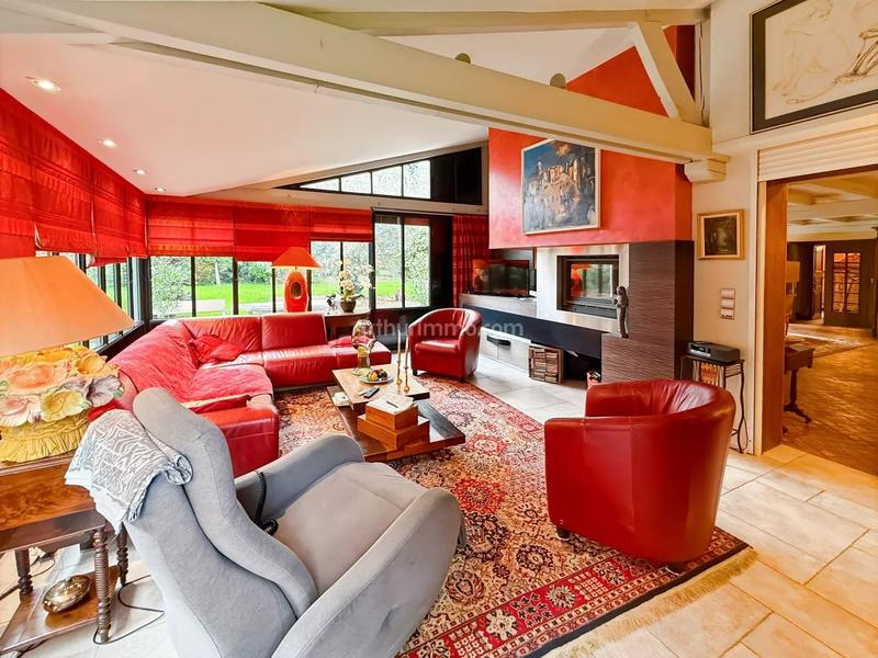 Maison - 291 m² - 9 pièces