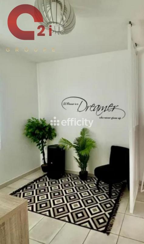 Maison - 203 m² - 7 pièces