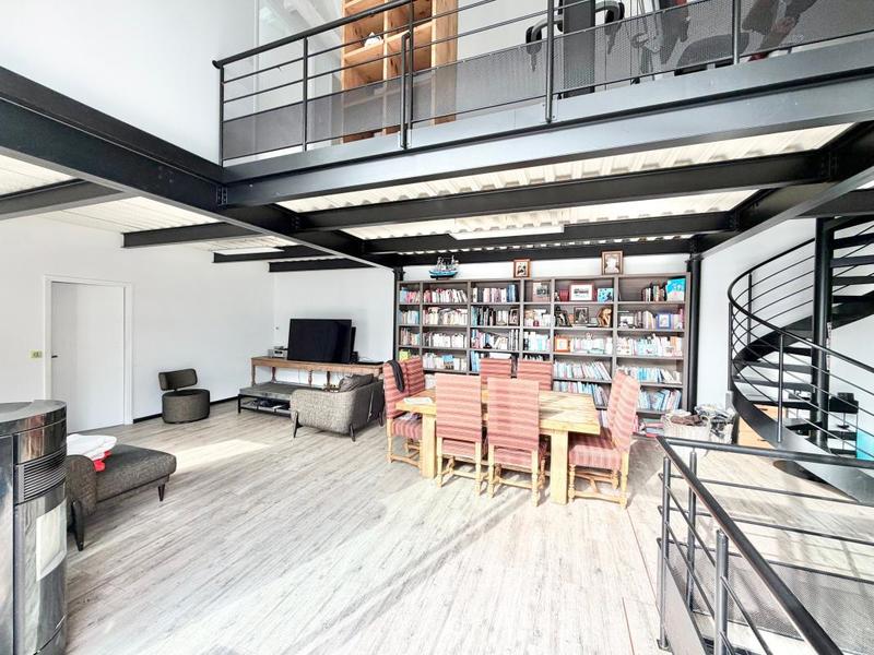 Maison - 224 m² - 8 pièces