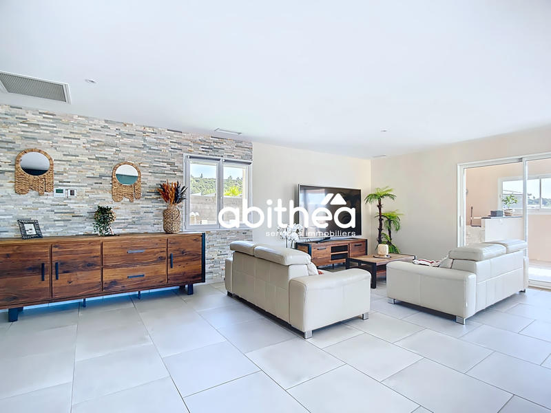 Villa - 181 m² - 6 pièces