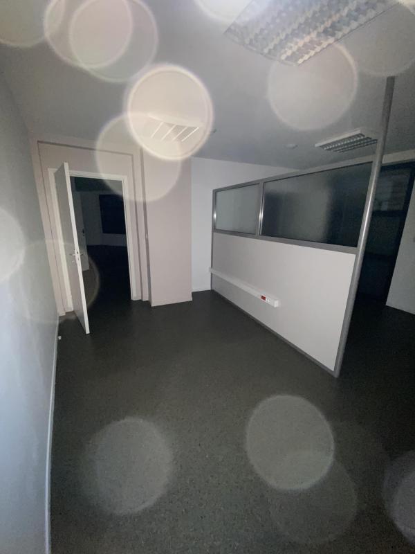 Bureau - 150 m² - 1 pièce