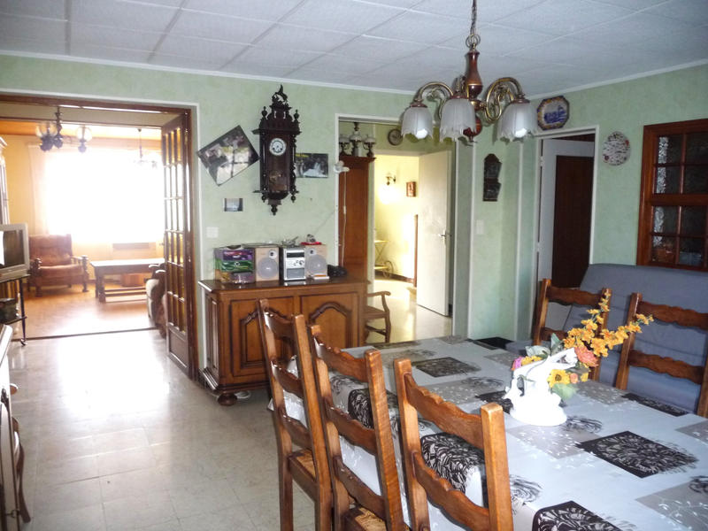 Maison - 107 m² - 6 pièces