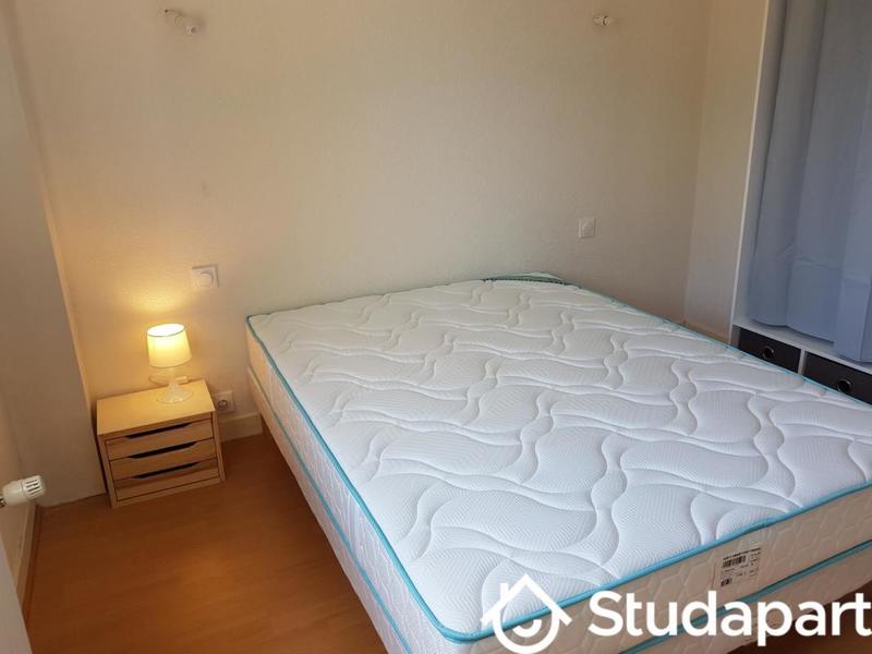 Chambre - 11 m² - 1 pièce