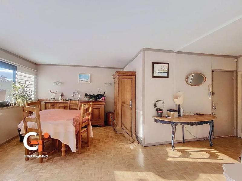 Appartement - 92 m² - 5 pièces