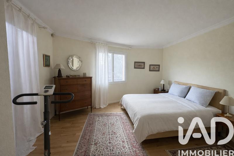 Maison - 180 m² - 8 pièces