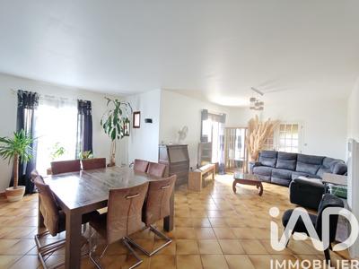 Maison - 161 m² - 8 pièces