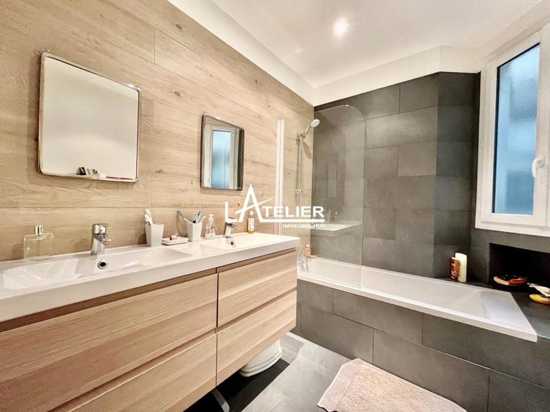 Appartement - 145 m² - 6 pièces