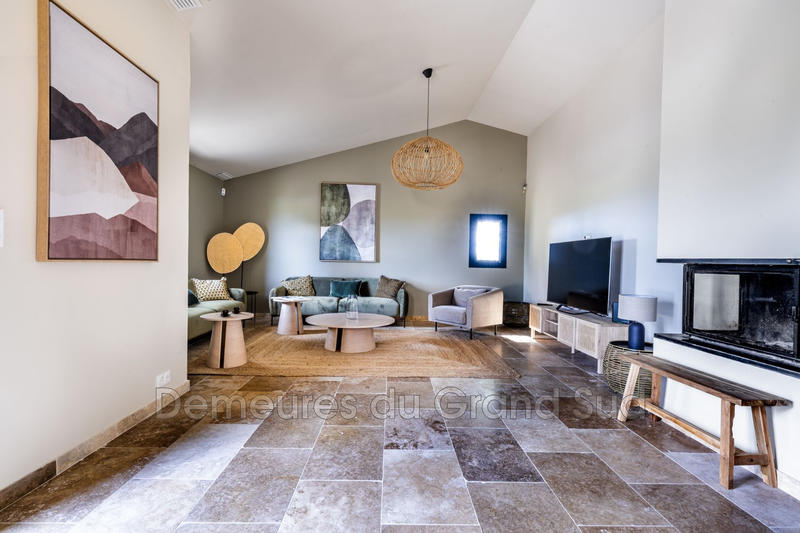 Mas - 250 m² - 8 pièces