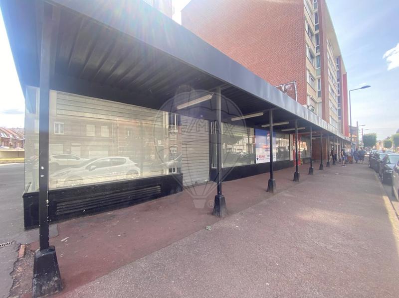 Local commercial - 786 m² - 3 pièces