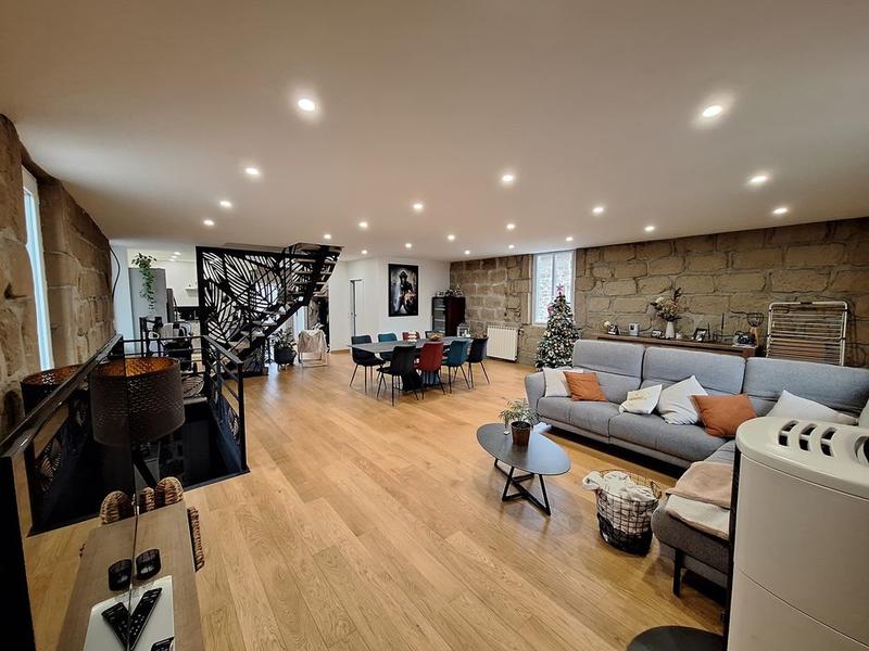 Maison - 240 m² - 5 pièces