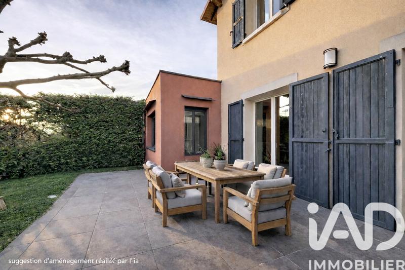 Maison - 218 m² - 8 pièces