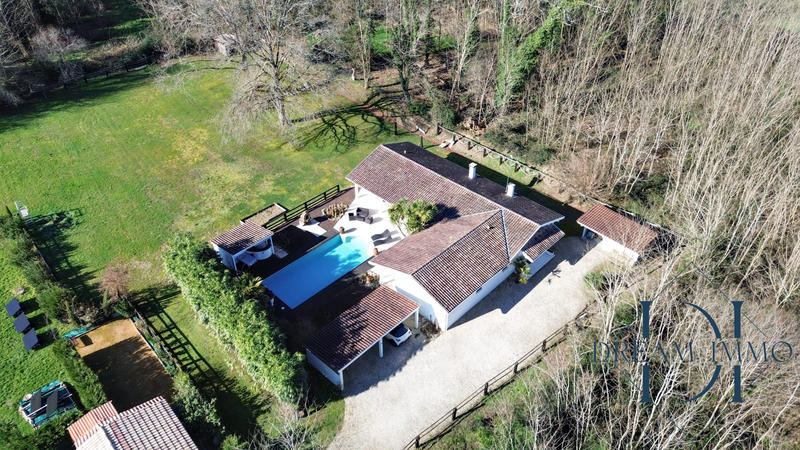 Maison - 139 m² - 5 pièces