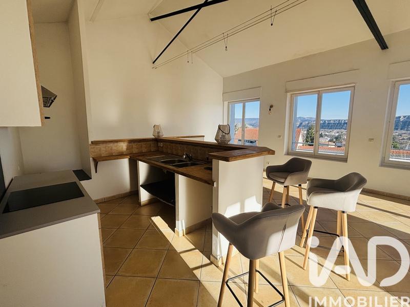 Appartement - 95 m² - 3 pièces