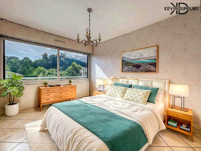 Appartement - 80 m² - 4 pièces