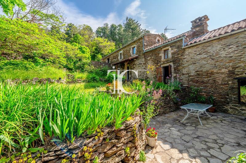 Maison - 205 m² - 8 pièces