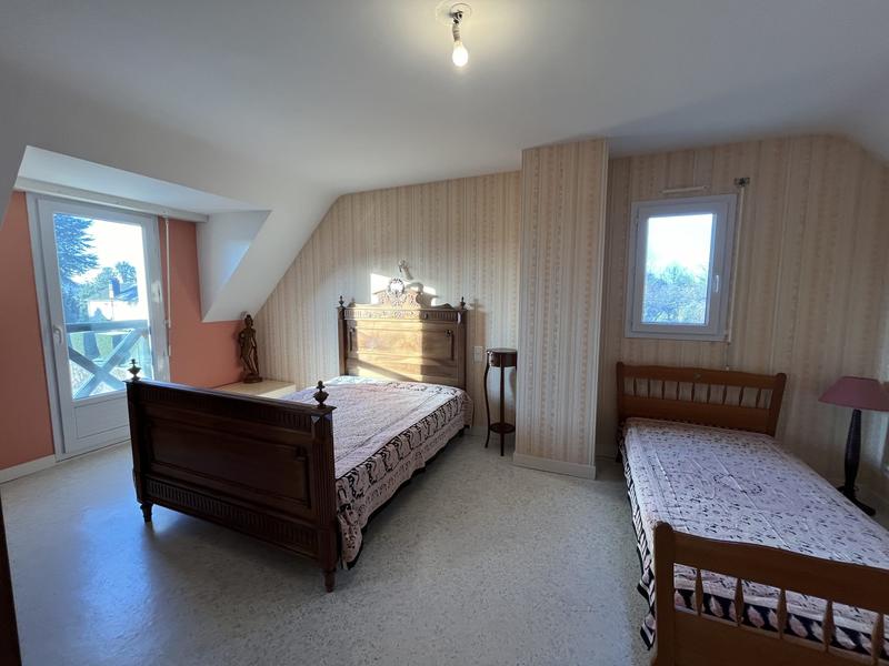 Maison traditionnelle - 170 m² - 8 pièces